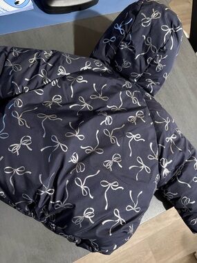 Brand New without tag GAP Navy Puffer Jacket with White Bow Print